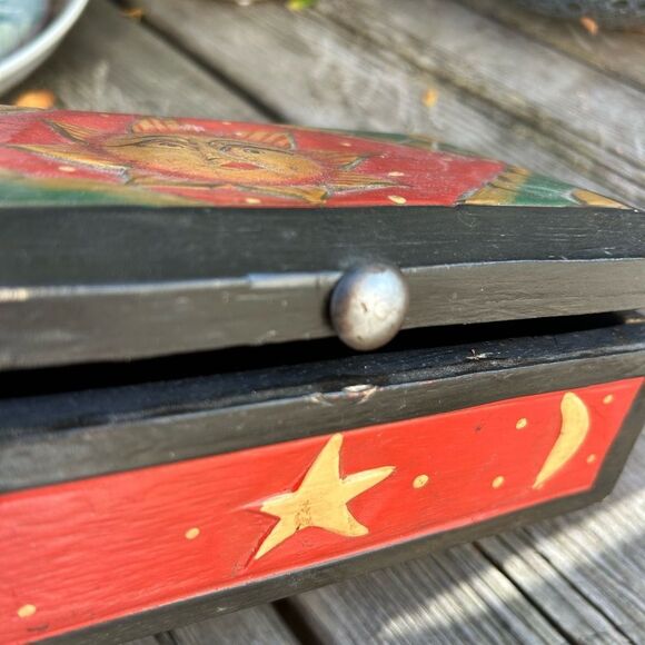 Hand Carved & Painted Celestial Wood Trinket Box Sun Moon Indonesia Vtg 90s - Picture 6 of 16